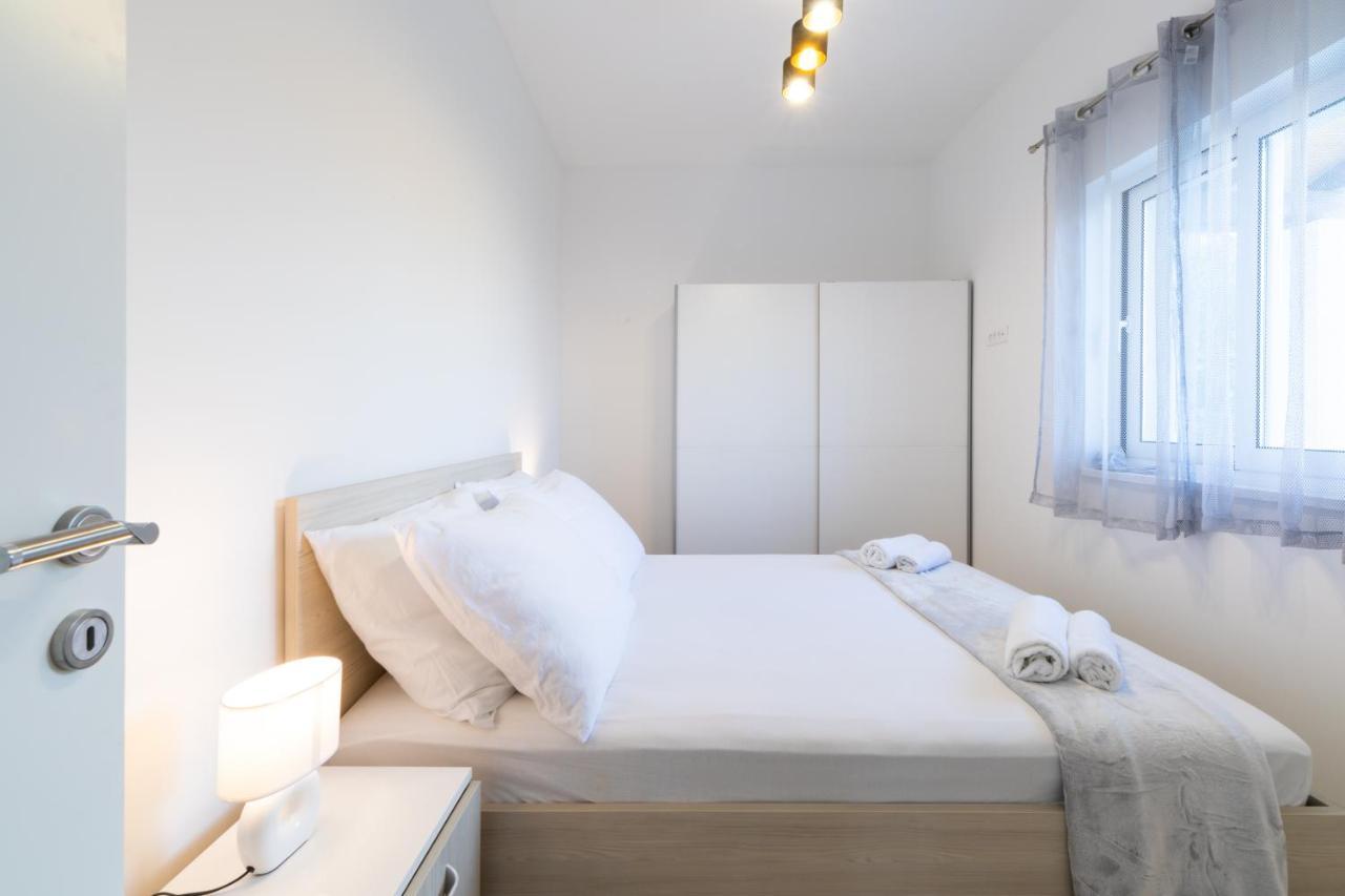 Vila Apartments Marina Blato  外观 照片