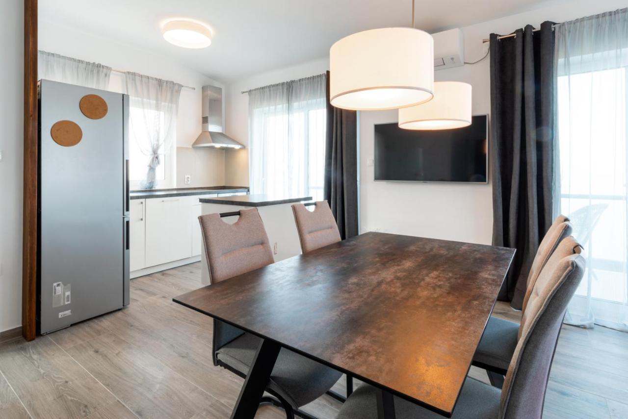 Vila Apartments Marina Blato  外观 照片