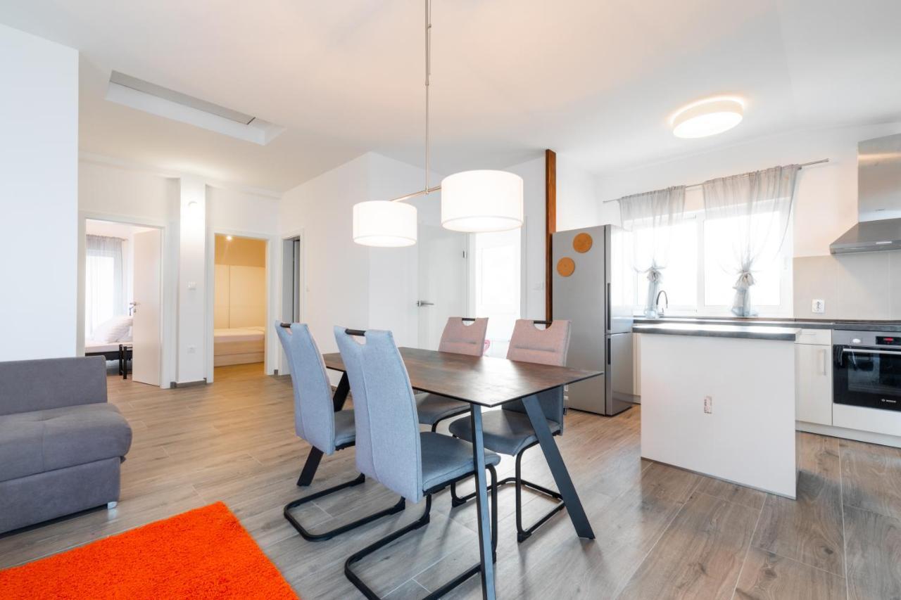 Vila Apartments Marina Blato  外观 照片